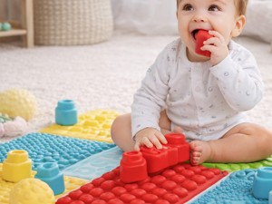 Bebeklerde duyusal gelişim nasıl desteklenir?