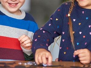 Dijitalden Uzak, Gerçek Eğlenceye Yakın: Ailece Oynanabilecek Klasik Zeka Oyunları Dijitalden Uzak, Gerçek Eğlenceye Yakın: Ailece Oynanabilecek Klasik Zeka Oyunları