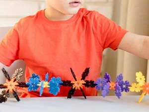 Dikkat Geliştirici Oyunların Çocuklarda Rolü: Puzzle ve Renk Eşleştirme Setlerinin Faydaları Dikkat Geliştirici Oyunların Çocuklarda Rolü: Puzzle ve Renk Eşleştirme Setlerinin Faydaları