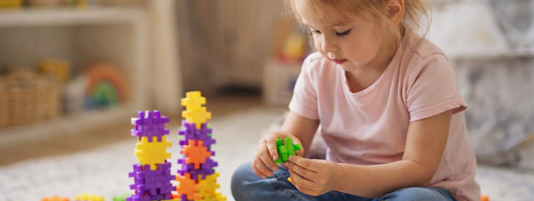 Çocuğum Bir Oyuncakla Uzun Süre Oynamıyor, Bu Bir Sorun mu?